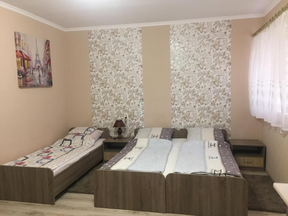 Апартаменти Private House Берегове Екстер'єр фото